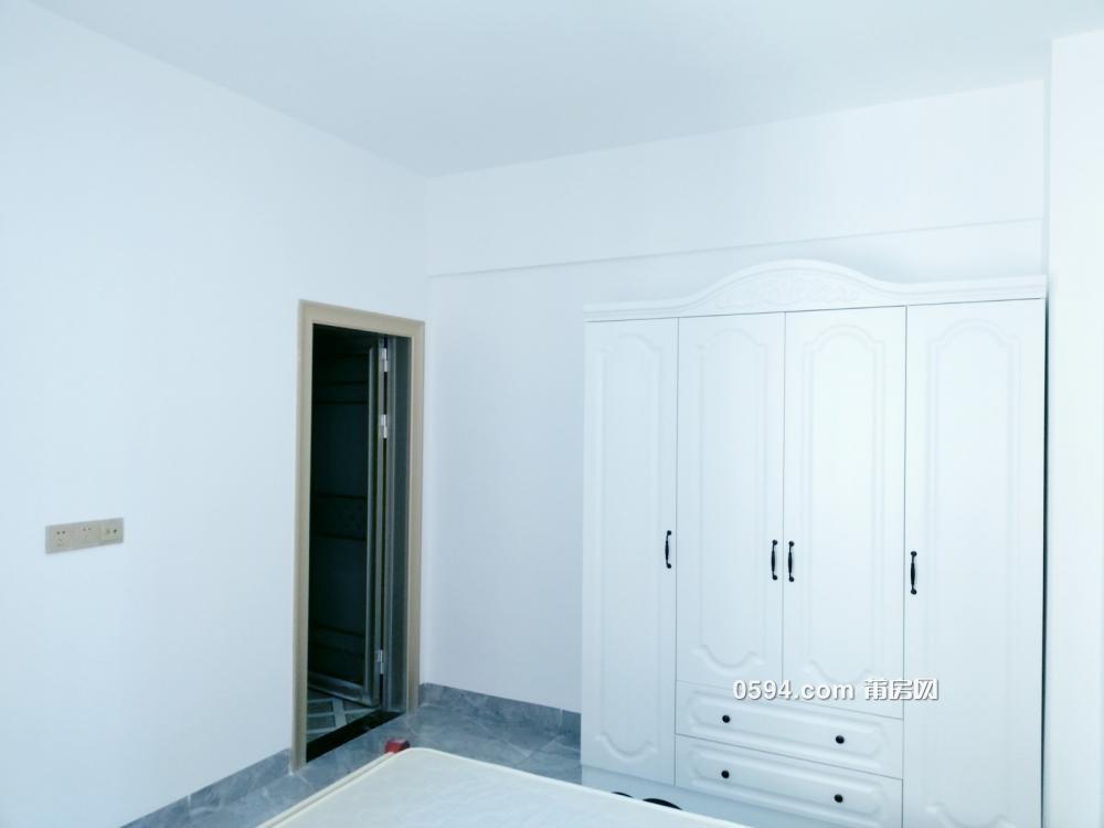 塘北小區 單身公寓 全新裝修全新家具家電免物業費網絡費-