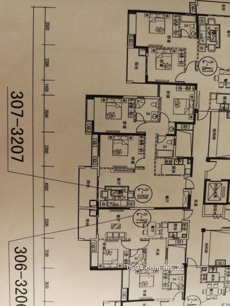 玉湖荔浦安置房建发央著隔壁 