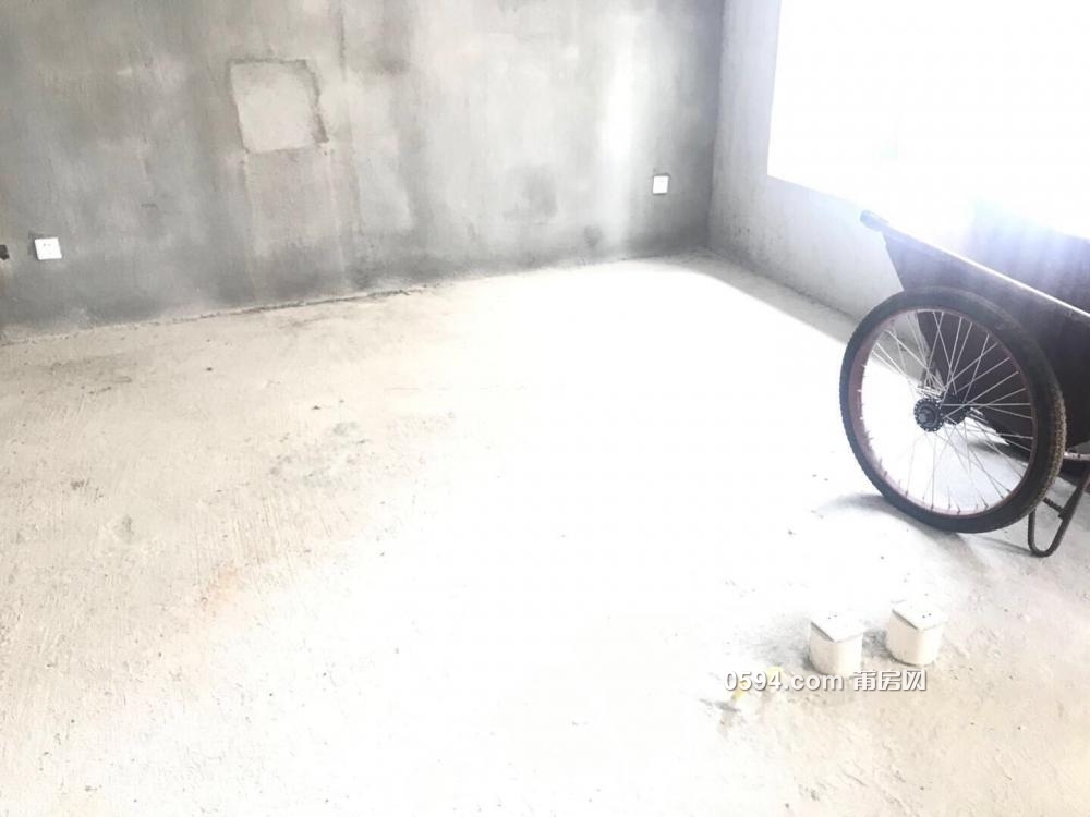 聯發首府 ，只要130萬，3房2衛，南北通透