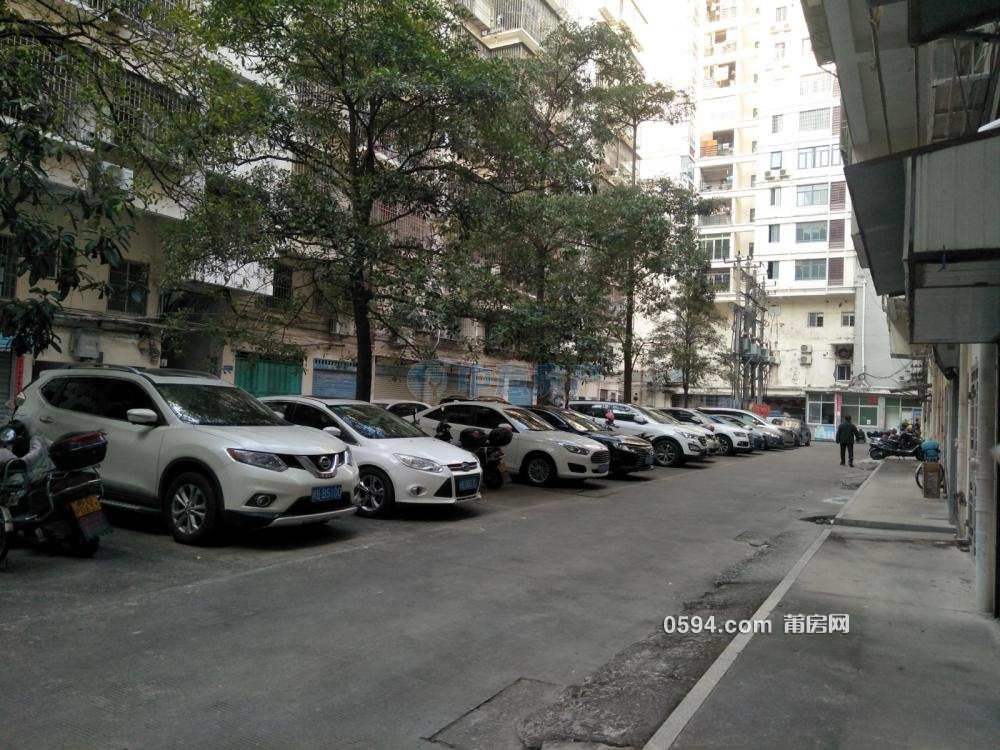 市政府附近 單價8223元 中銀花園 180平 框架交通便利