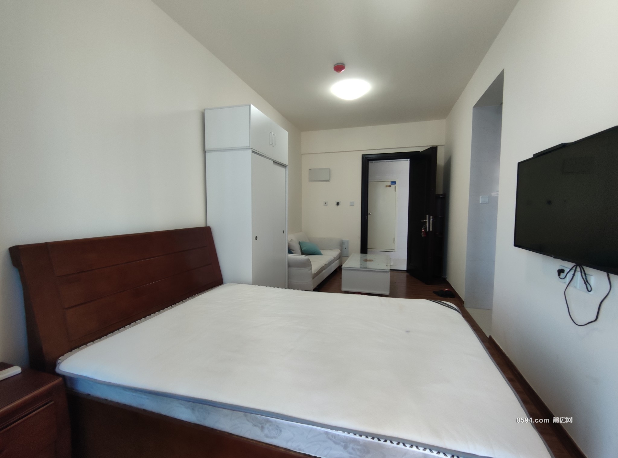 碧桂園浪琴灣中層單身公寓，一個月800元，配置齊全拎包入