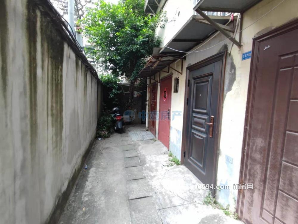 有小區精裝自住三房 麟峰中山 框架 南北東 贈送柴火間20平 
