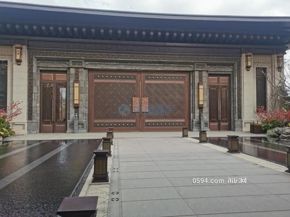 建發(fā)央著毛坯房小區(qū)綠化中式園林 足好果 靠萬科城配套齊全