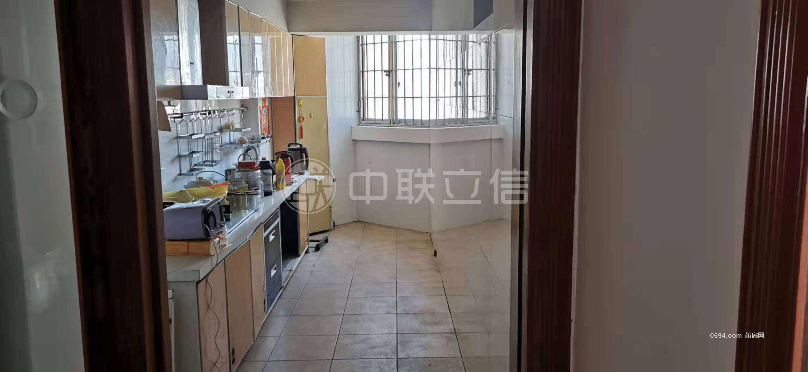 南門 附近  大三房 拎包入住 一平只售11000多