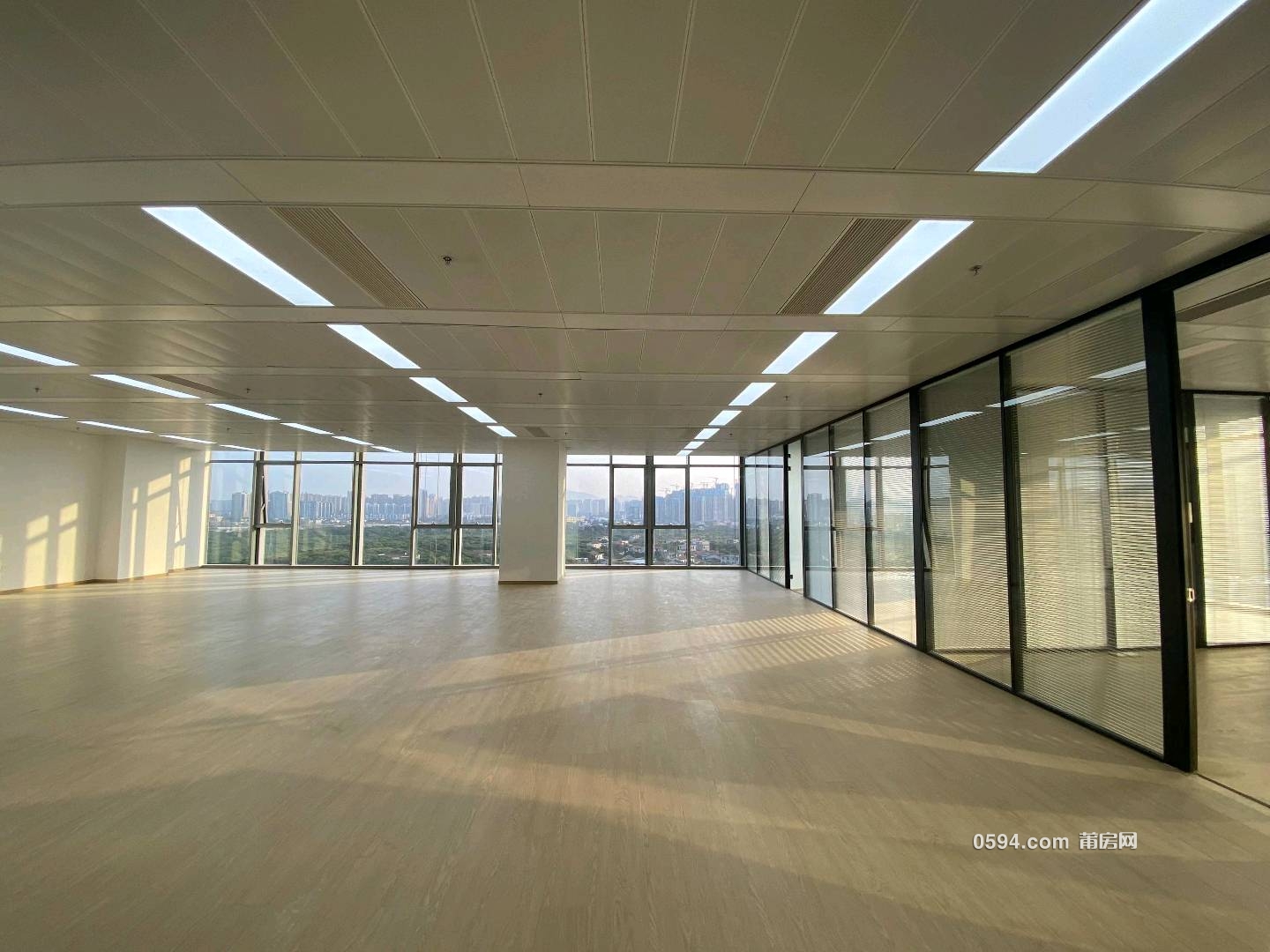 5A级商务写字楼世纪开元财富中心360|全景玻璃立面-
