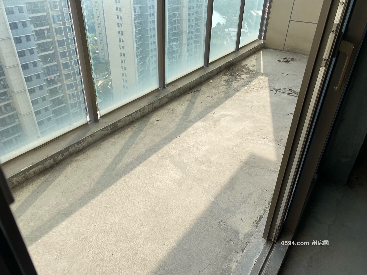 雅颂居送50平楼中楼，可看溪景，证满两年，六米层高
