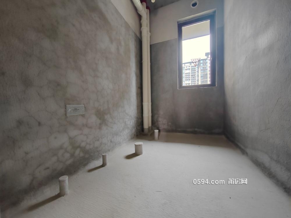 建發磐龍府三期小高層住宅三面光4房133.35平僅售12800/平