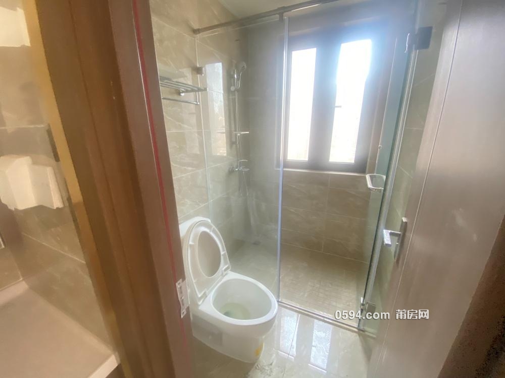 六一路全新未住新房保利城林語溪精裝4房僅售118萬中層