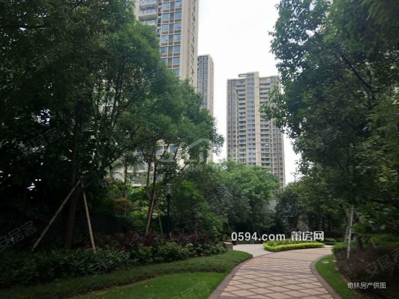 公園里的家 雅頌居頭排 臻藏綬溪美景 高層南北東邊套