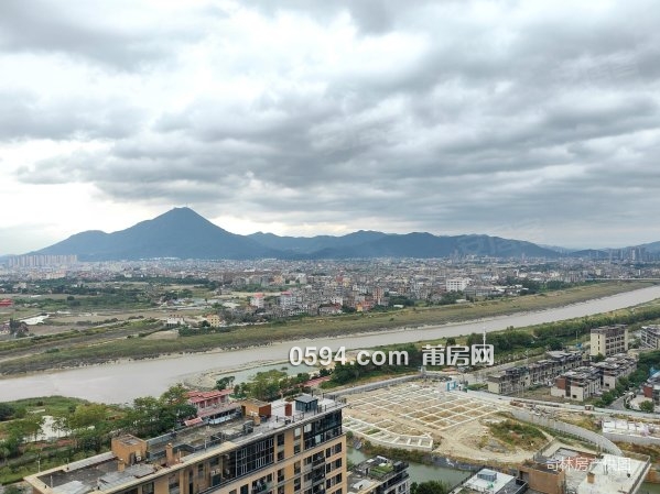 萬科城一期溪園小區(qū) 房東二次裝修 高層視野采光好 價