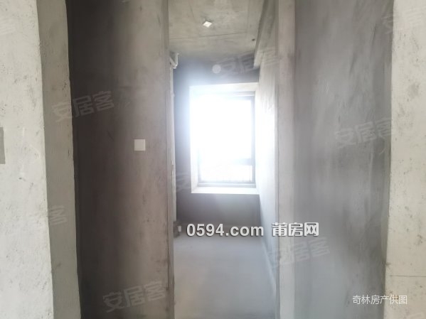 玉湖急售  好房 建發(fā)央著 南北西戶型方正通透毛坯大三房