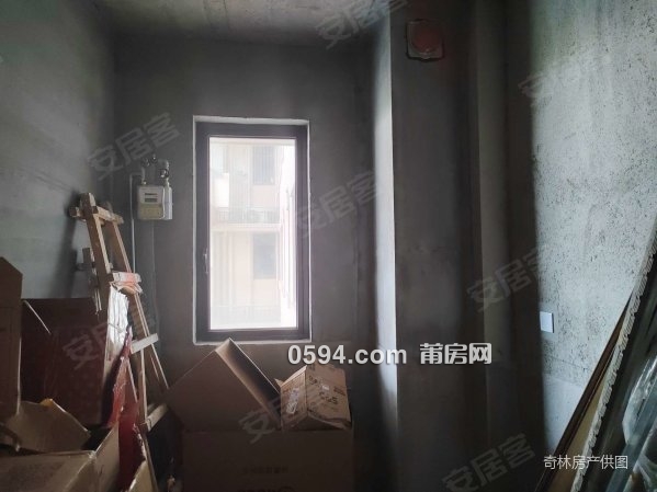 正榮財富中心 商品住宅 滿二   電梯房 南北通透