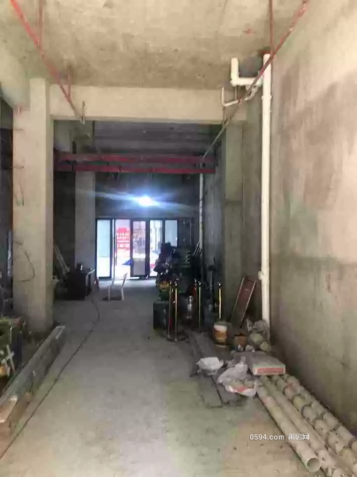 福建省莆田市涵江區(qū)國歡鎮(zhèn)高林街699號裙樓2梯118室房地產(chǎn)