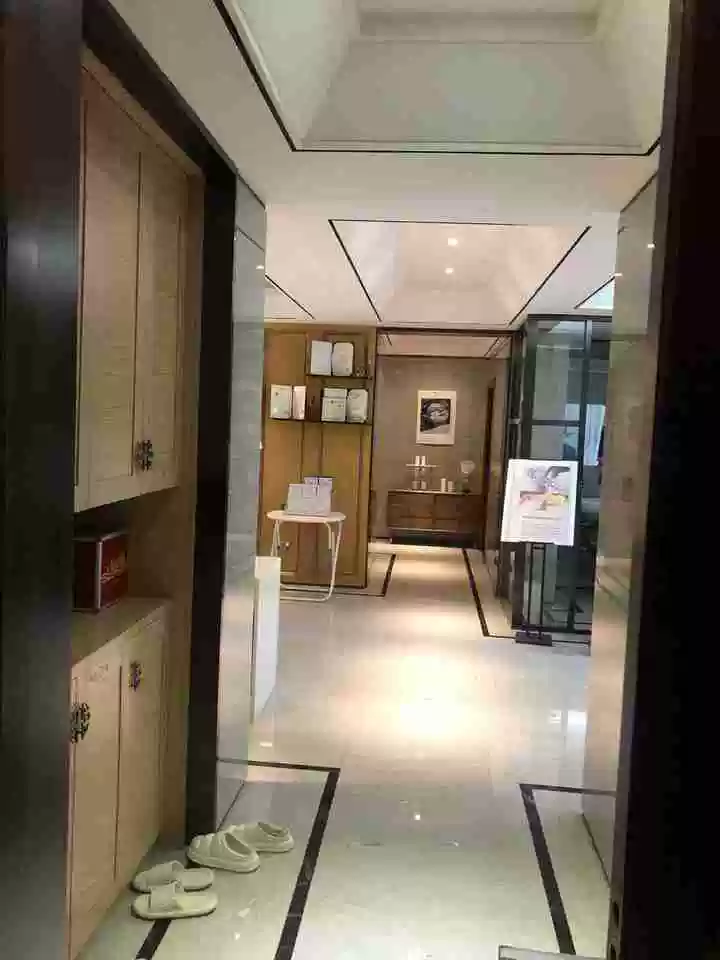 福建省莆田市荔城區(qū)拱辰街道東圳東路1399號皇庭駿景8號樓2梯位205室房地產(chǎn)