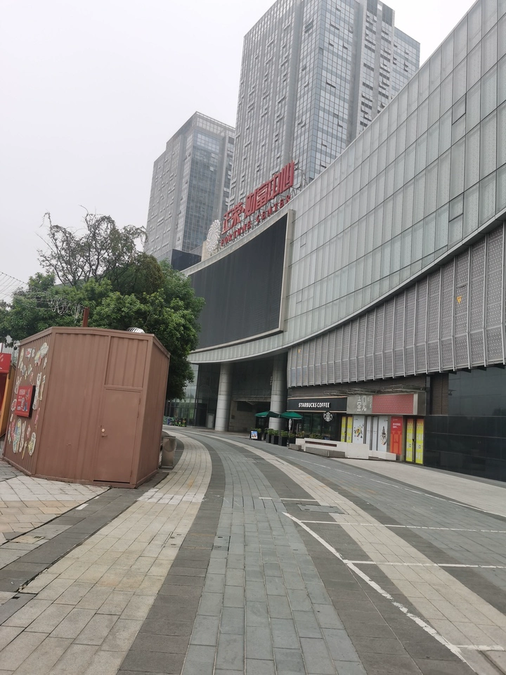 位于福建省莆田市荔城區(qū)鎮(zhèn)海街道荔園東路1688號正榮財富中心B區(qū)1號樓1104室的房地產(chǎn)