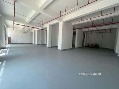 拐角店铺 九华旁锦绣豪庭 挑高可做阁楼 有停车场价格商量-莆田租房