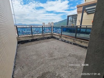 市政府旁 挑空带露台顶复空中楼中楼 毛坯自主装修 凤达-莆田二手房 市政府旁 挑空带露台顶复空中楼中楼 毛坯自主装修 凤达-莆田二手房