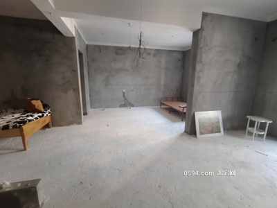 玖玺二期3房毛坯房可以办公可以住人,客厅有空调-莆田租房 玖玺二期3房毛坯房可以办公可以住人,客厅有空调-莆田租房