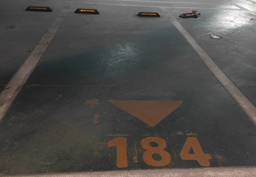 坐落在仙游县鲤城街道学府东路1588号地下室地下1层车位（详见清单1）