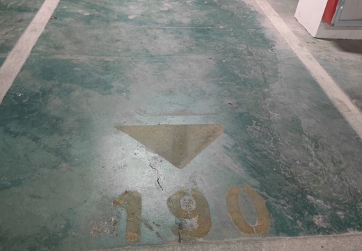坐落在仙游县鲤城街道学府东路1588号地下室地下1层车位（详见清单1）